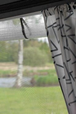 Ventura Pacific D250 Zinox Frame -Buitentent Luifel ventura pacific D250 5